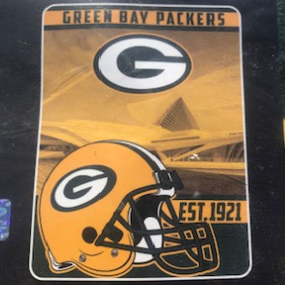 Size: 60'' x 80'' Cozy Plush Throw Blanket . Green Bay Packers . New
